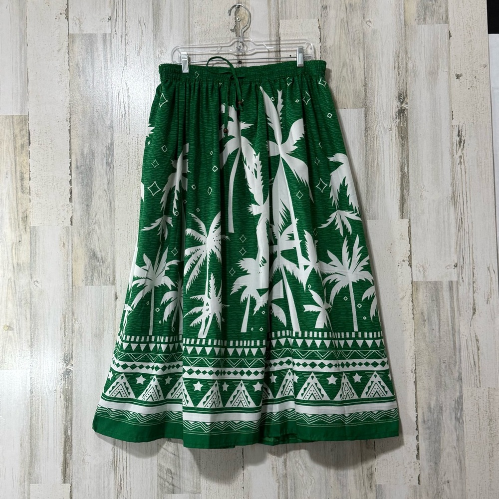 Palm Tree Print A-Line Skirt in Green and White